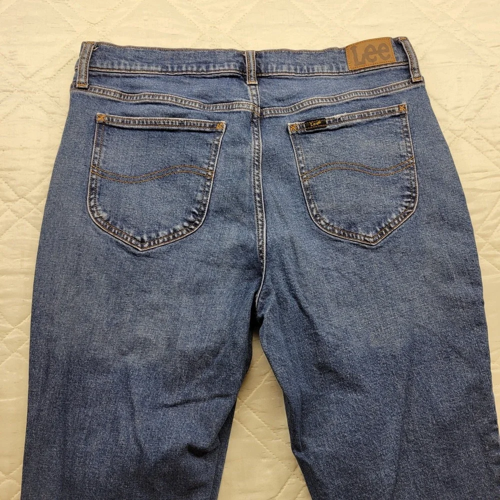 Lee Classic Straight blue jeans size 14